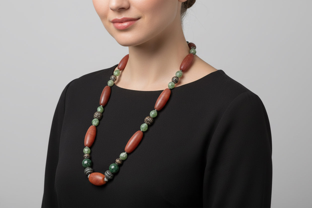 Necklace in sterling silver with old benzahir stones and old carnelian