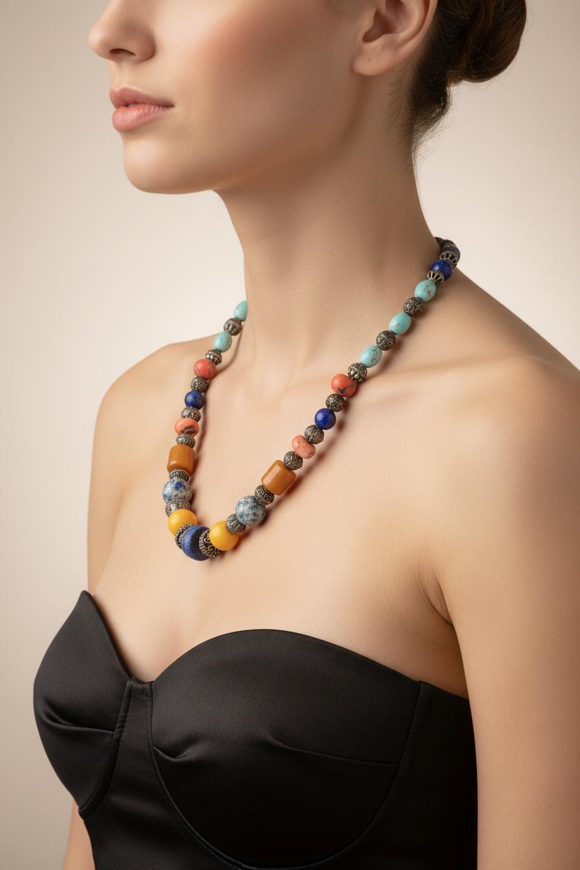 Necklace in sterling silver with various gemstones incl lapis lazulis, carnelian