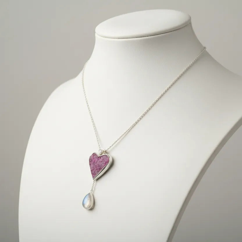 Pendant in Sterling silver, Raw diopside and moonstone diamond