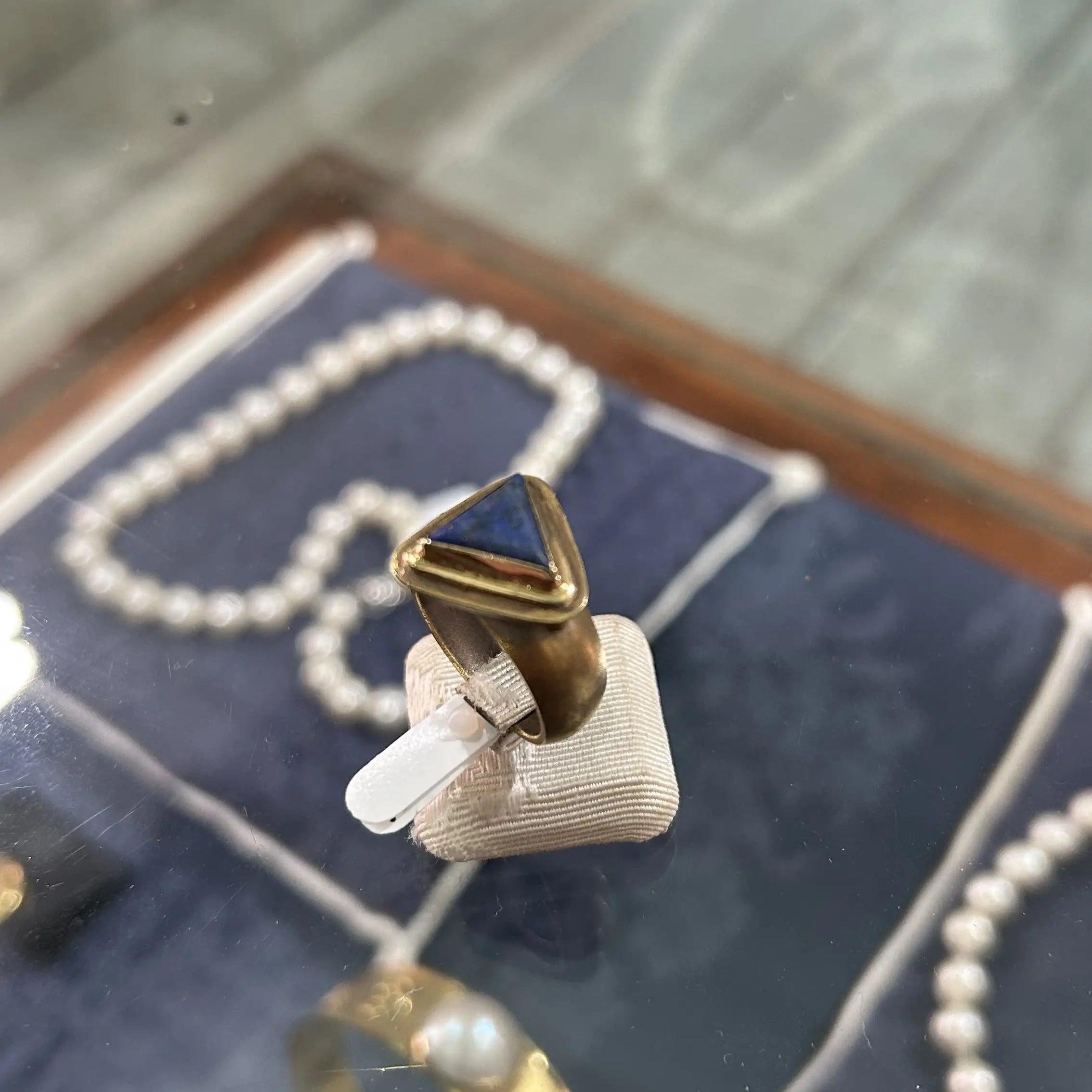 Ring in 14k gold with Lapis (B-152)