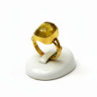 Ring in 18k Gold with a cabochon citrine (B-54)