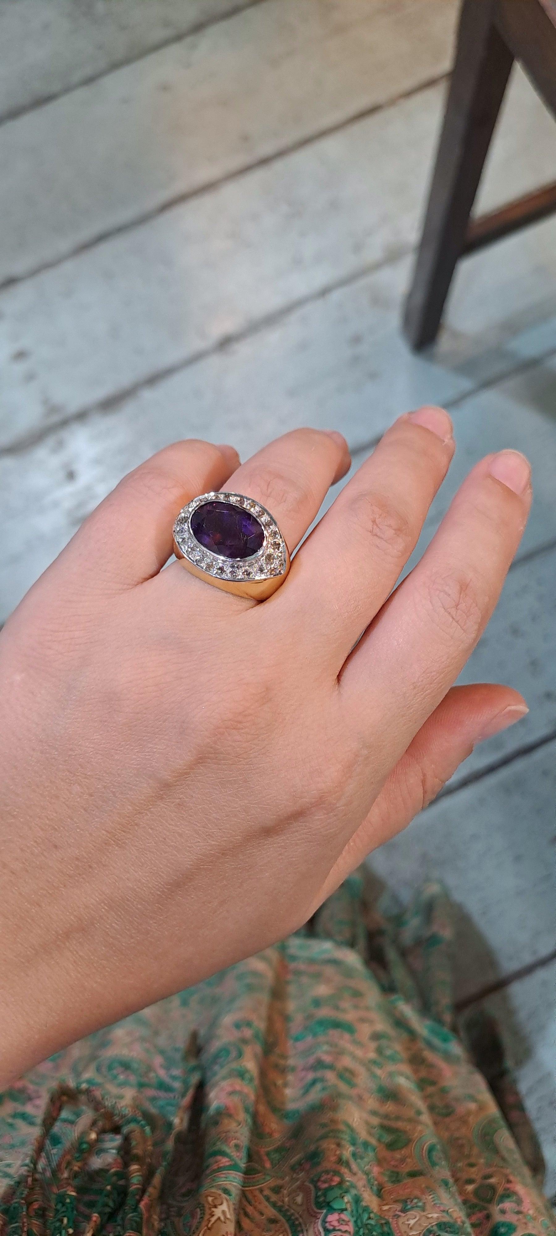 Ring in 18k gold with Amethyst stone and brilliants (B-105)