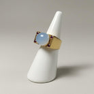 Ring in 18k gold with Chalcedony and rubies (B-133)