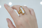Ring in 18k gold with a Baroque Pearl (B-97)