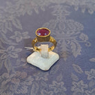 Ring in 18k gold with a ruby (B-119)