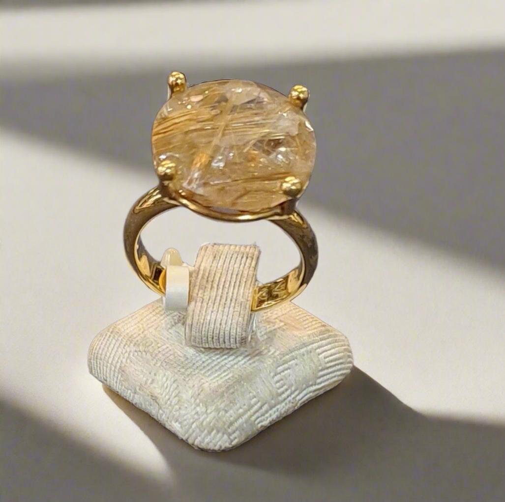 Ring in 18k gold with a rutile quartz (B-120)
