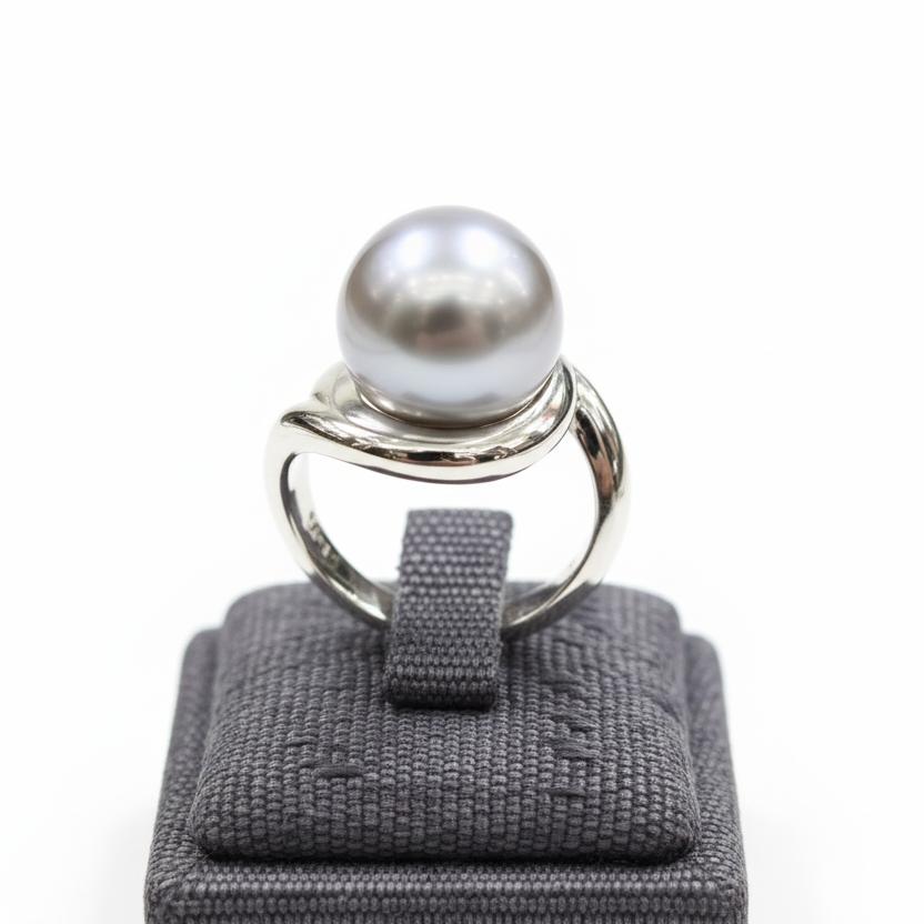 Ring in 18k gold with a silver pearl (B-145)