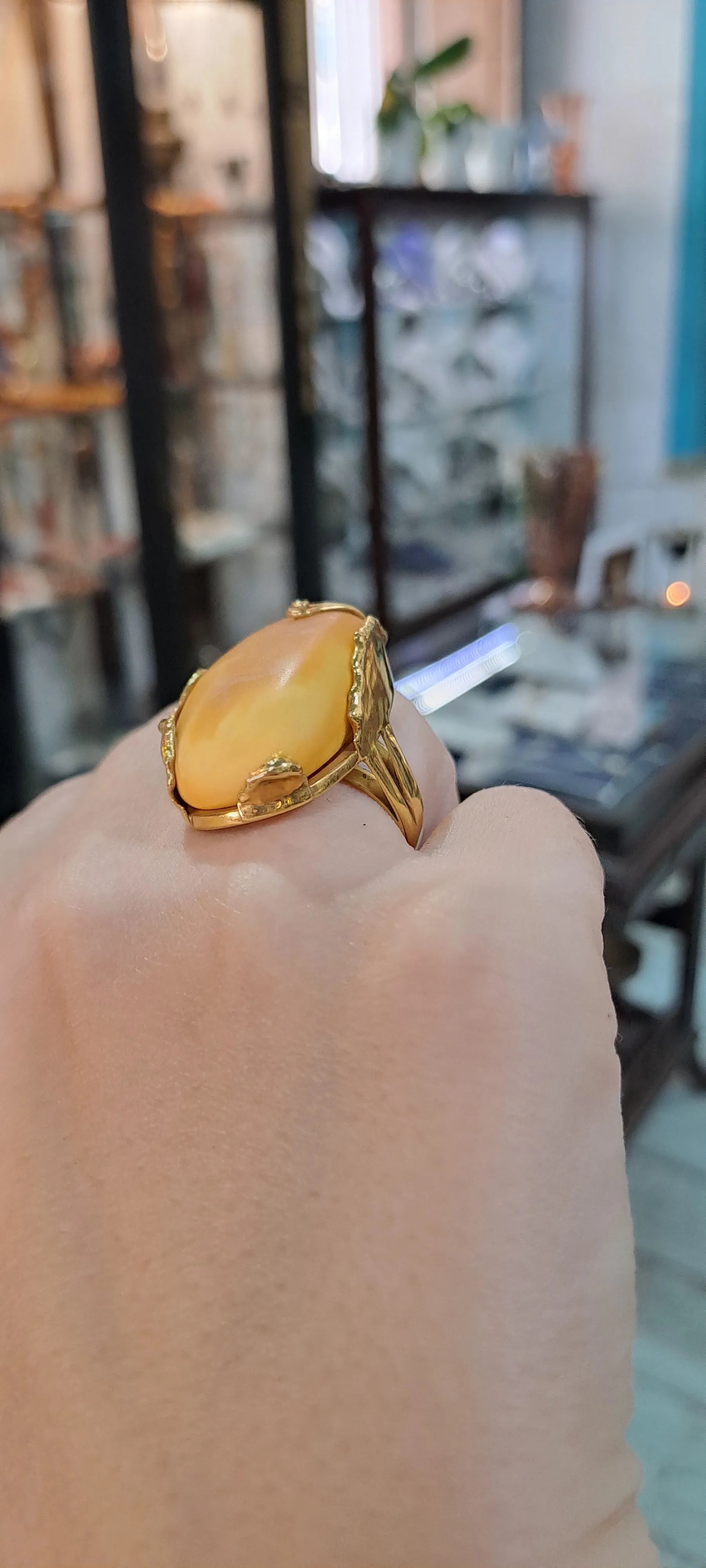 Ring in Gold 18k with yellow amber and diamonds (B-90)
