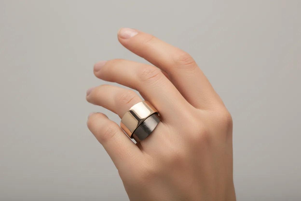 Ring in Sterling Silver with Decorative Black Patina (Oxidation) (DM-48)