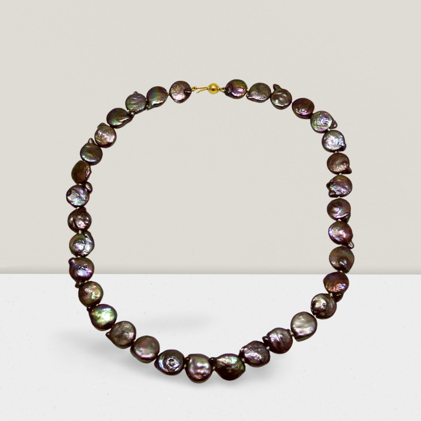 Necklace with black Keishi pearls and 18k gold clasp