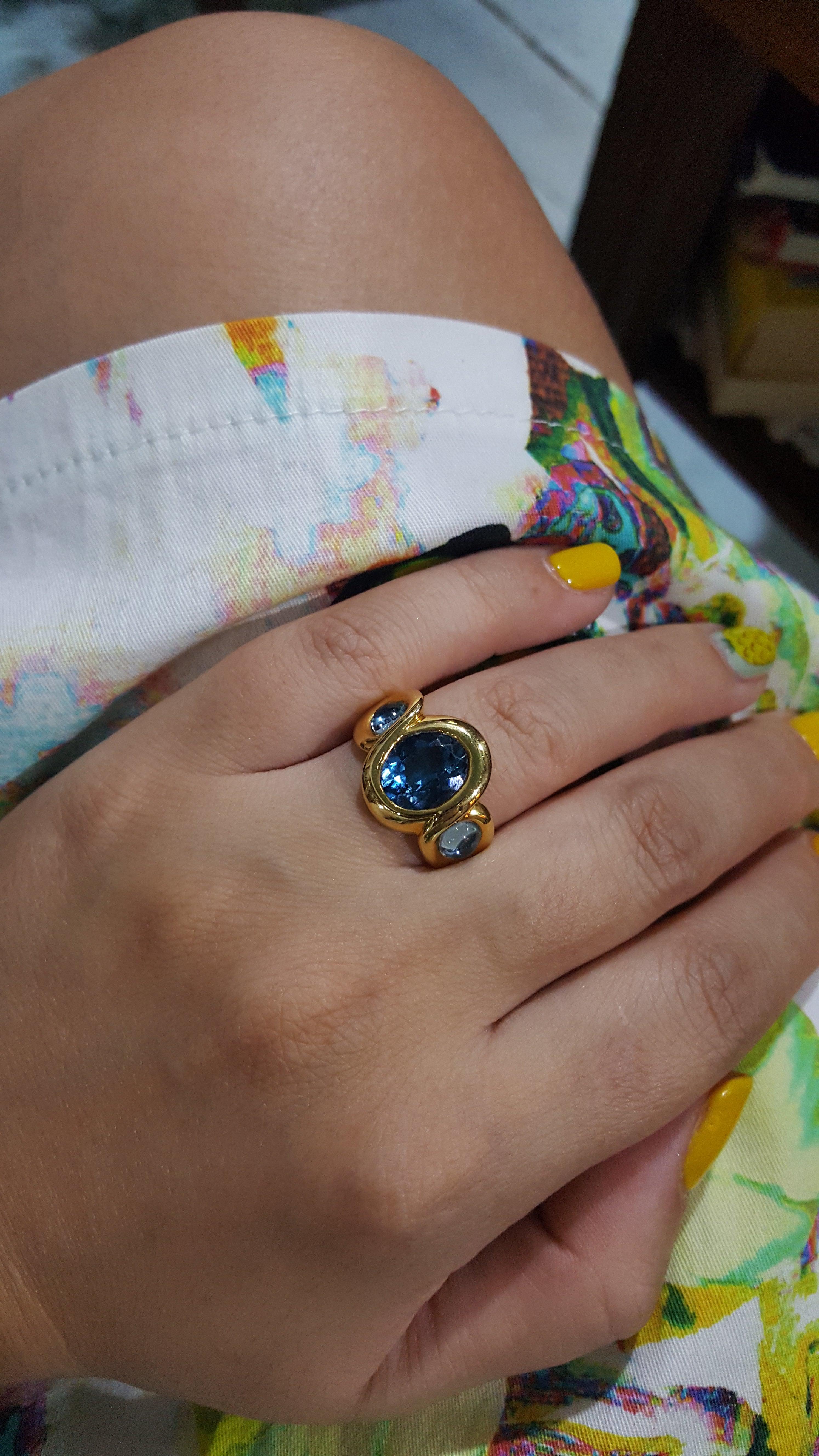 Ring in 18k Gold with a London Blue Topaz & Aquamarine Cabochon