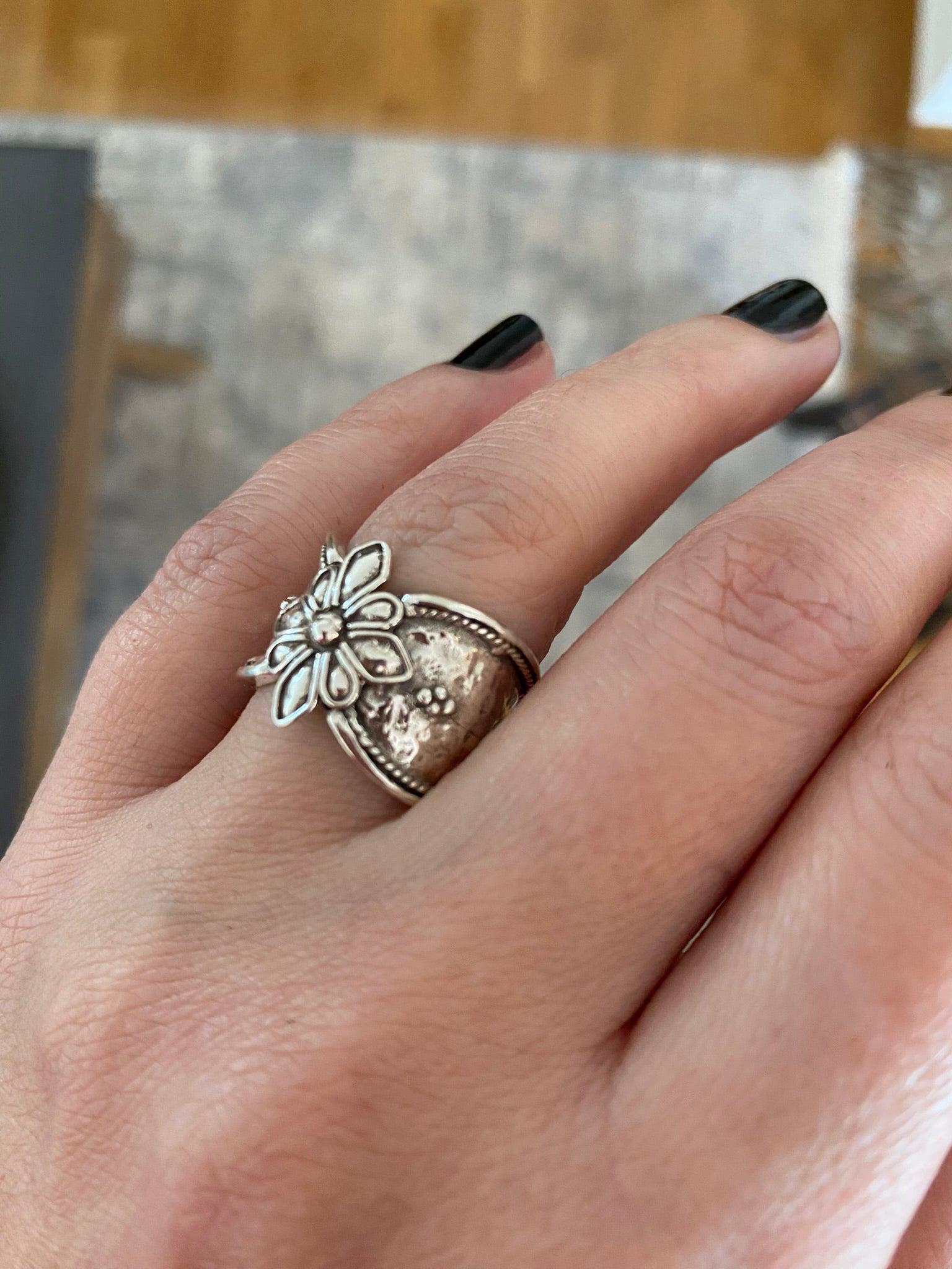 Flower ring in Sterling Silver with zircon (DT-08) - ELEFTHERIOU EL